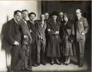 v.l.n.r. Rudolf Mengelberg, Ottorino Resphighi, Willem Mengelberg, Igor Stravinsky, Cornelis Dopper, mw. Mengelberg, Sam Bottenheim, mw Lourié, Arthur Lourié in 1926